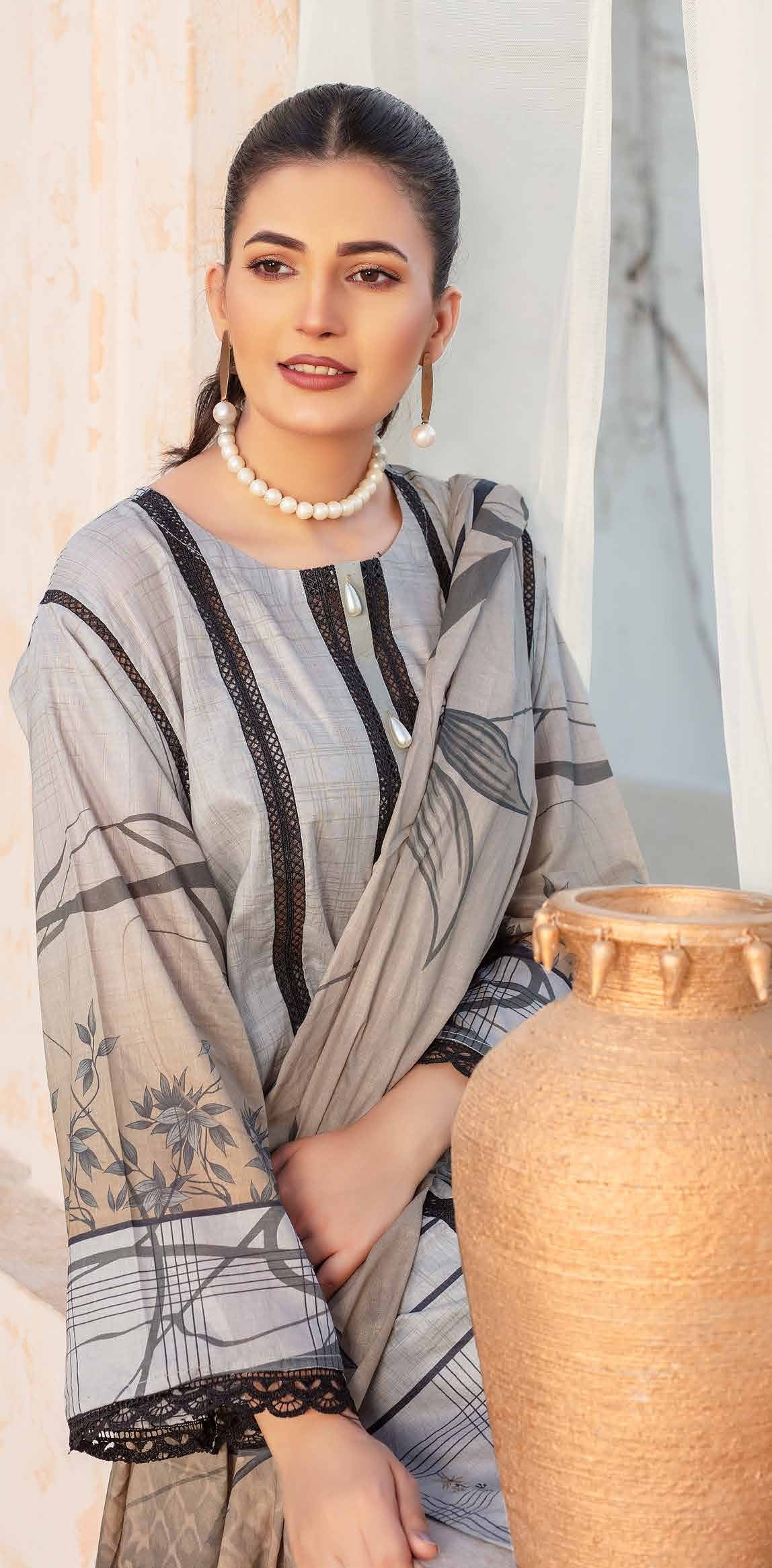 Original BINT-E-NAAZ - 3 Piece Printed Lawn 009